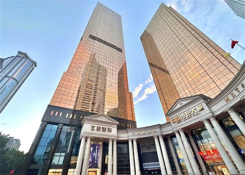 廣州藝星4月星粉節(jié)：微整/皮膚/整外科通通美力鉅惠，消費每滿1萬享開盲盒一次