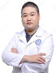 成都菁品口腔門診部吳天木院長