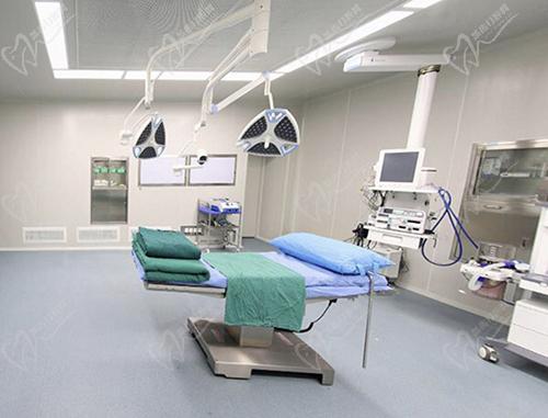 中西醫(yī)結(jié)合醫(yī)院口腔科診療區(qū)