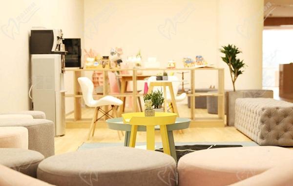 重慶多樂(lè)兒童齒科(龍湖源著天街門(mén)診)