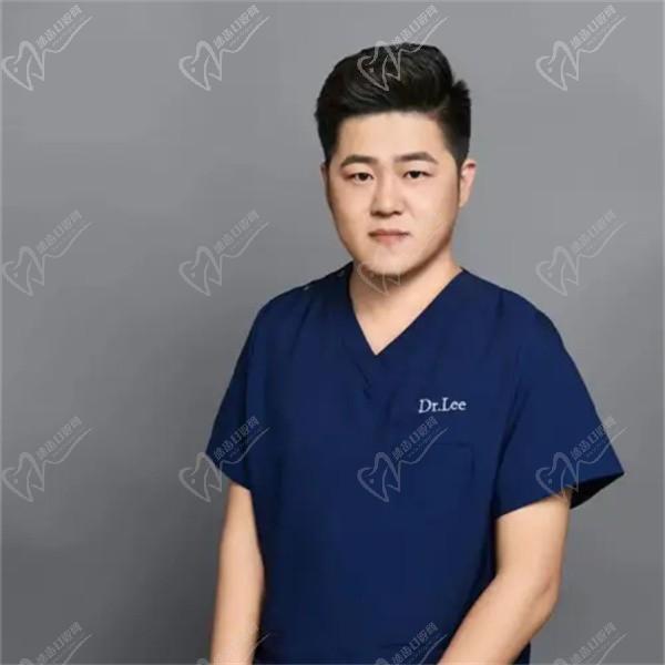 李輝